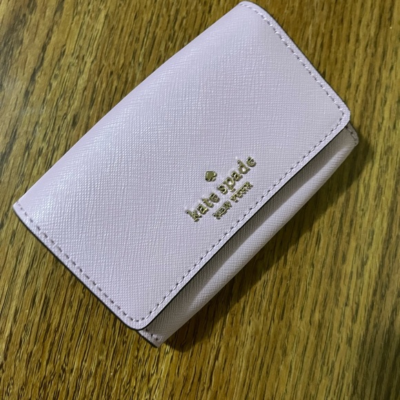 Kate Spade Laurel Way Christine Card Holder in orchid - Picture 1 of 12
